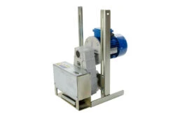 Single Track Flat Chain Feeder Drive Unit, Three Phase, 36m Per Minute - With Legs - Broiler Breeders