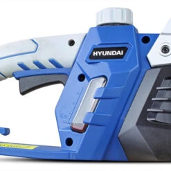 Hyundai 2400W / 230V 16" Corded Electric Chainsaw | HYC2400E -Home Tools Store 24040 21006 6e3139d0 db7c 4a49 abc3 710251eadf74