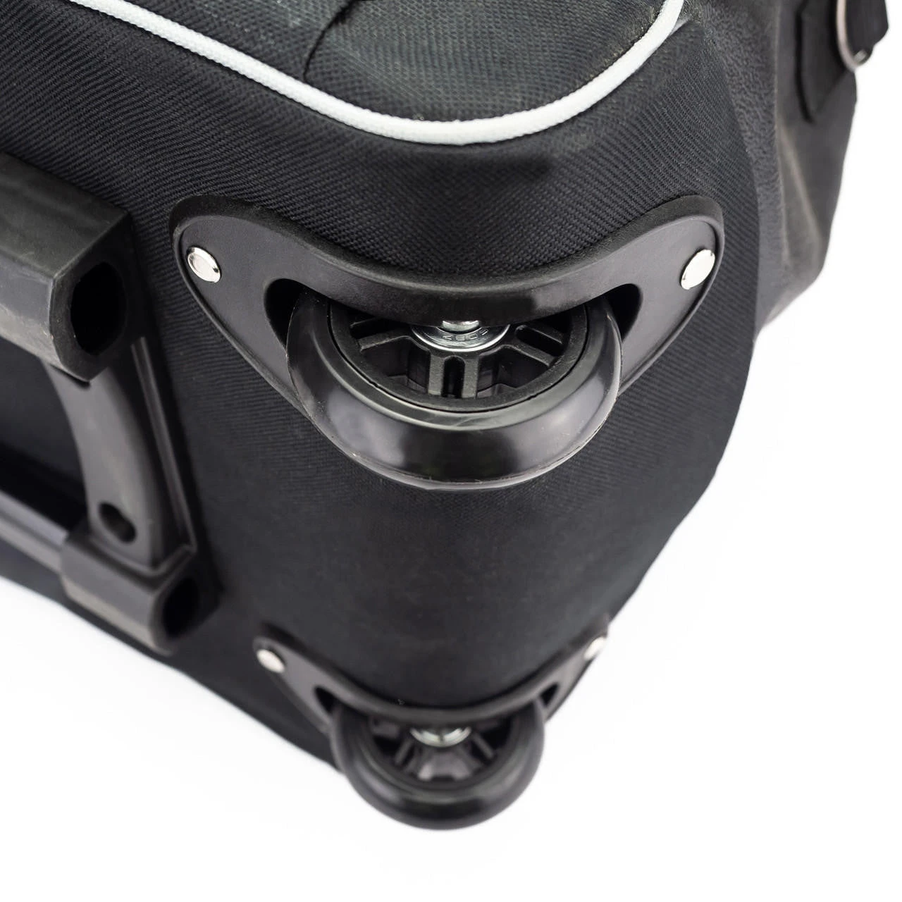 JCB 26" Trolley Handled Kit Bag | 21-18VKB 8 JCB 26" Trolley Handled Kit Bag | 21-18VKB - Image 6